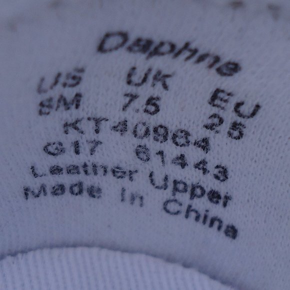 SIZE 8.KEDS DAPHNE Silver Metallic Leather Sneaker - Picture 6 of 8